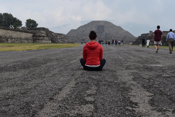 Teotihuacan Private Tour with Expert Guide & Cultural Insights - Private transport and the long day