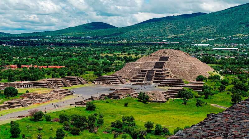 Teotihuacan Pyramids: Skip-the-Line Ticket - Reaching the Pyramid of the Sun