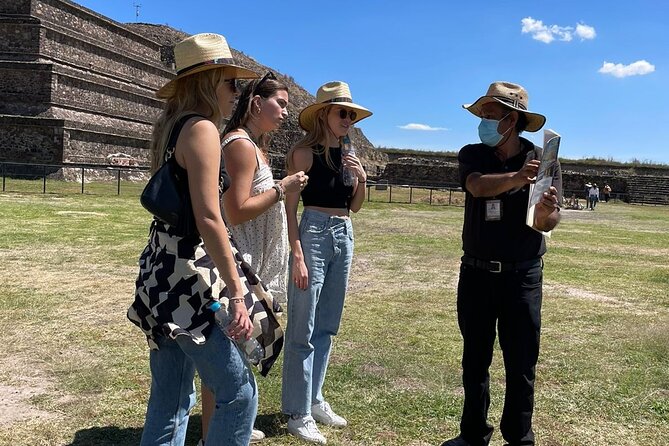 Teotihuacan Tour with Transportation & Food (PRIVATE OPTION) - Hotel pickup and the road from Mexico City