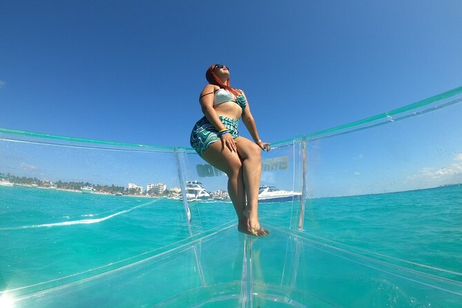 Tour Isla Mujeres excursion in Collective Transparent Boat - Comfort, clothing, and the small details
