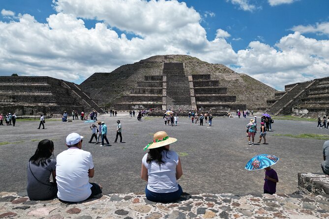 Tour to Teotihuacan with visit to ancient caves and CDMX transportation - Why the cave stop changes the day