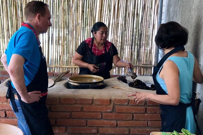Traditional Cooking Class with Minerva Lopez - A welcoming start with chocolate, bread, and local snacks