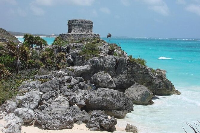Tulum Express - Your free hour: photos, market, or beach