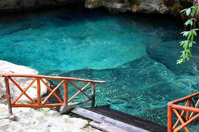 Tulum Ruins 4 Cenotes & Giant Sculpture - Swimming through four Casa Tortuga cenotes