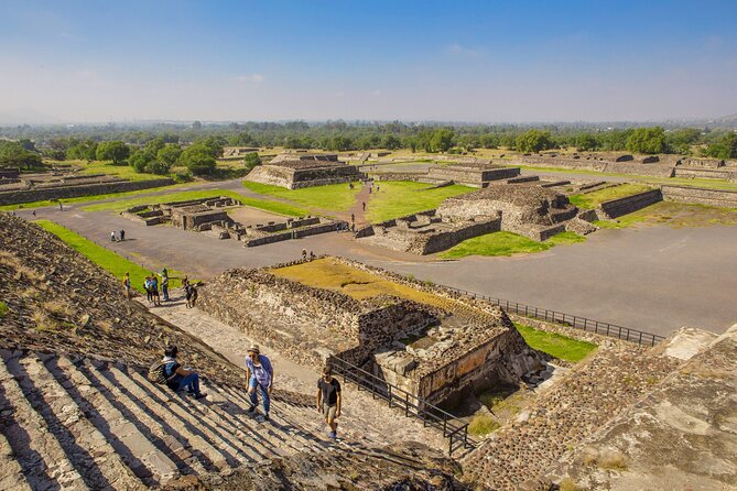 Unlock Teotihuacan Pyramids: Private Tour & Delicious Local Lunch - Lunch in a local family home