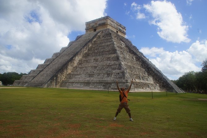 VIP Chichen Itza Private Tour - Luxury Car - A private Mercedes-style ride from the Riviera Maya