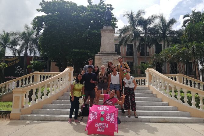 Walking Tour Across the Historic Center in Merida - Government Palace murals and modern Mérida