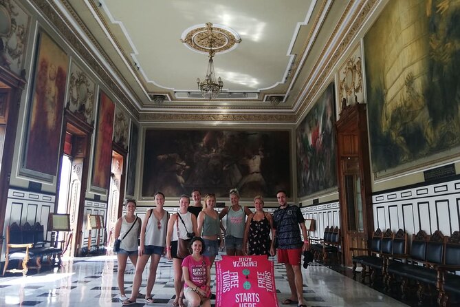 Walking Tour Across the Historic Center in Merida - Theaters and the Autonomous University of Yucatán