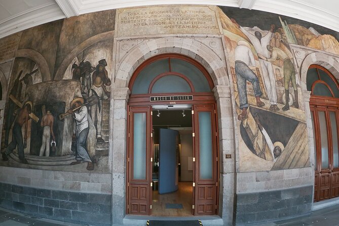 Walking Tour in Mexico City for Exploring their Cultural Heritage - The cathedral and the seat of federal power