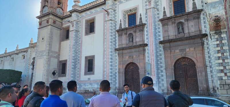 Walking Tour: Temples and Convents (Western Zone) - Santa Rosa de Viterbo and the baroque high point