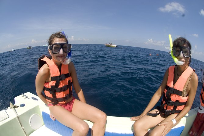 Whale Sharks Small-Group Tour in Cancun and Riviera Maya - Lunch and the Isla Mujeres stop