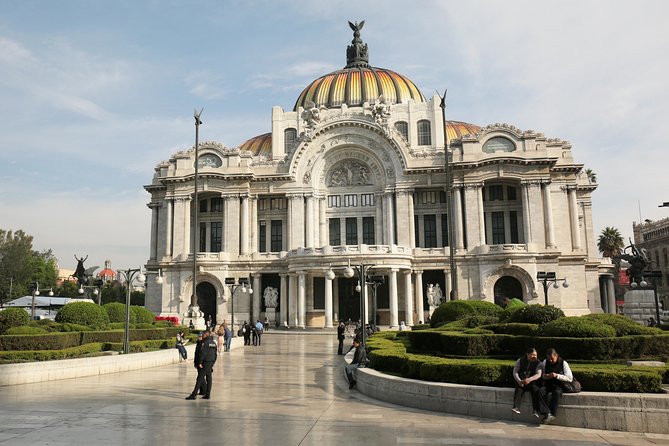 Xochimilco, Coyoacan and Frida Kahlo with Optional Lunch - UNAM’s murals and the Olympic Stadium