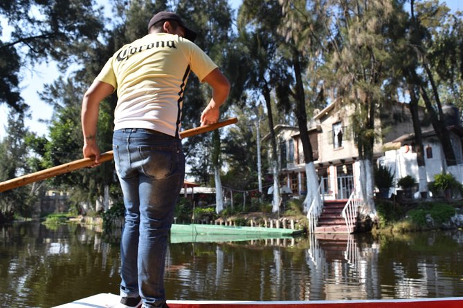 Xochimilco & Coyoacán Private Tour: Canals, Markets & Local Food - Guides and the personal touch